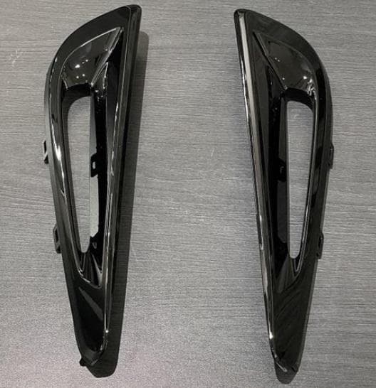 L*g様 【新品 トヨタ純正】プリウス 50後期 / サイドポンツーン / LE