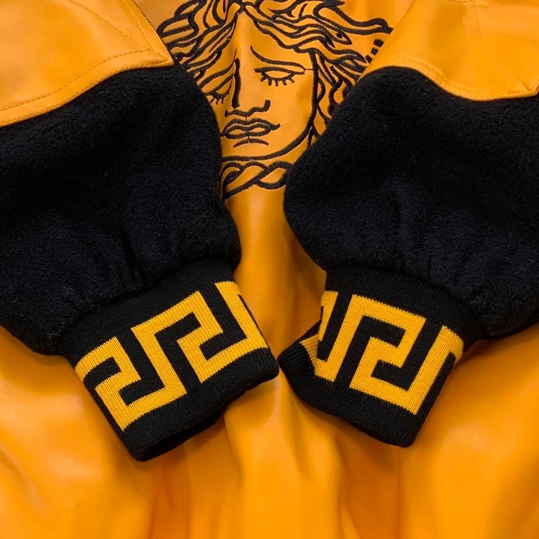 ［美品］ヴェルサーチ　メデューサ刺繍　ブルゾン　スタジャン　イエロー　ビンテージ