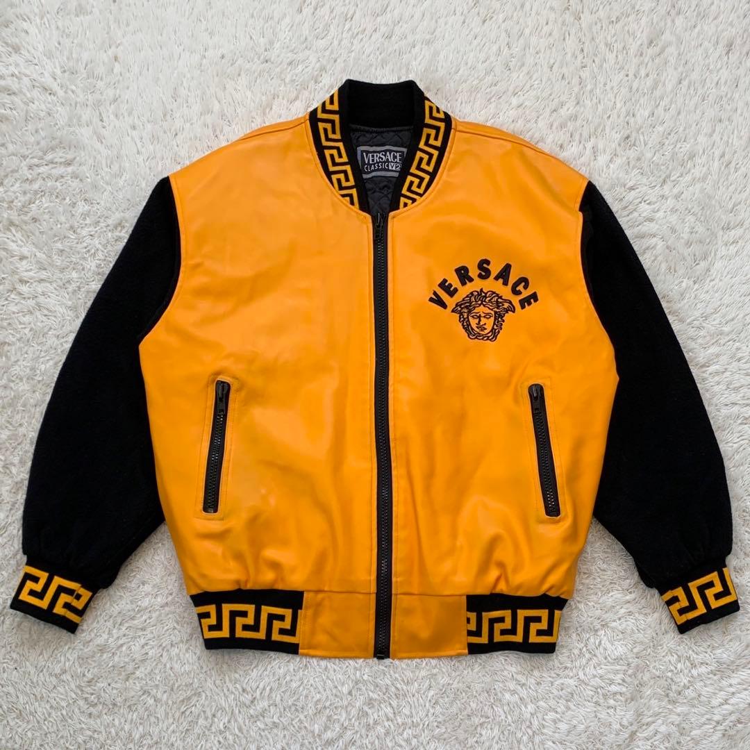 ［美品］ヴェルサーチ　メデューサ刺繍　ブルゾン　スタジャン　イエロー　ビンテージ
