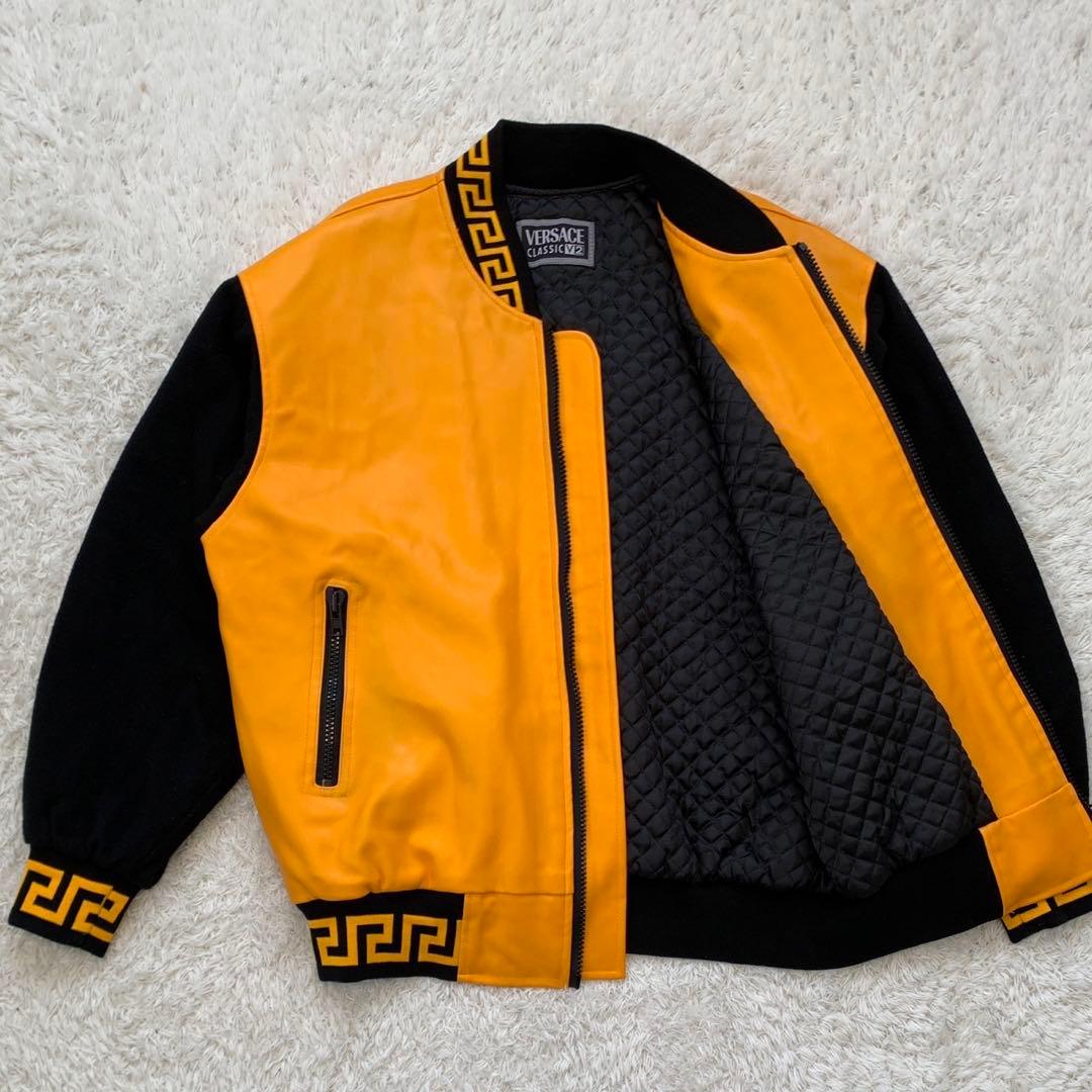 ［美品］ヴェルサーチ　メデューサ刺繍　ブルゾン　スタジャン　イエロー　ビンテージ