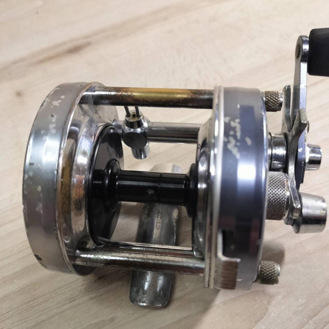 ☆ABU GARCIA アブ アンバサダー 5500C　ビンテージリール　灰