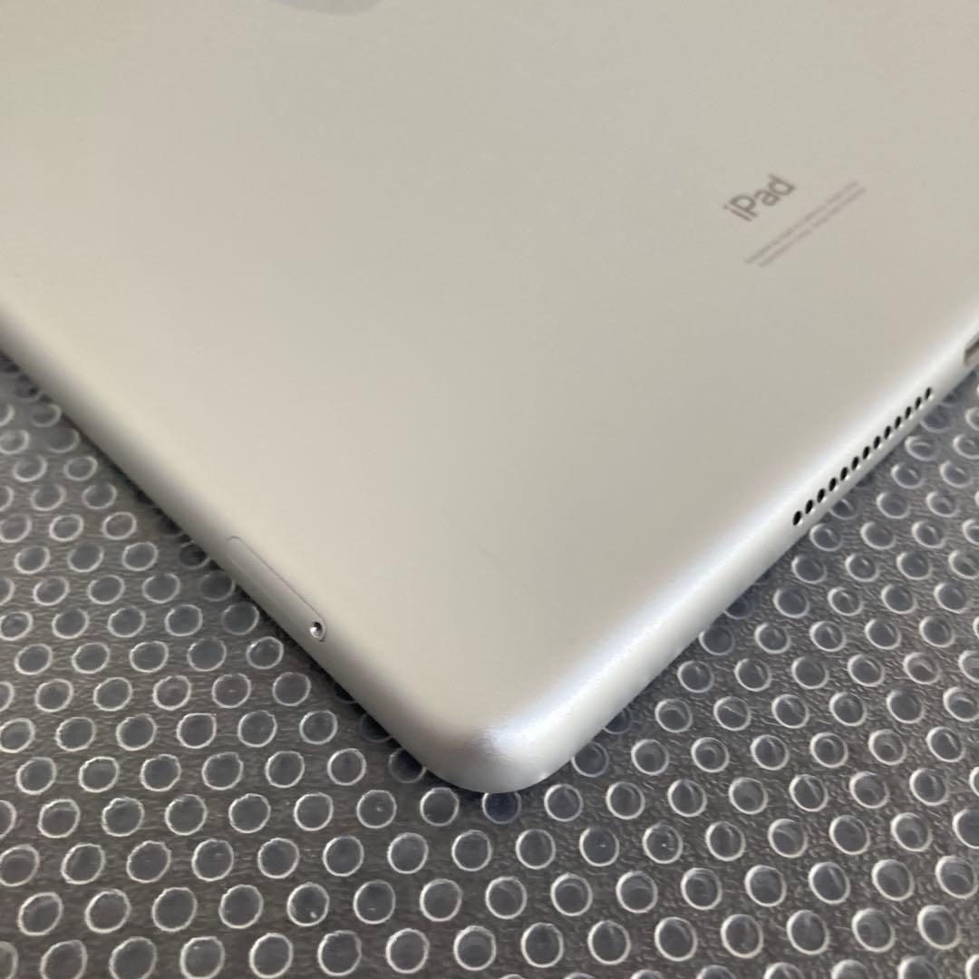 3785【早い者勝ち】iPad8 第8世代 32GB SIMフリー☆