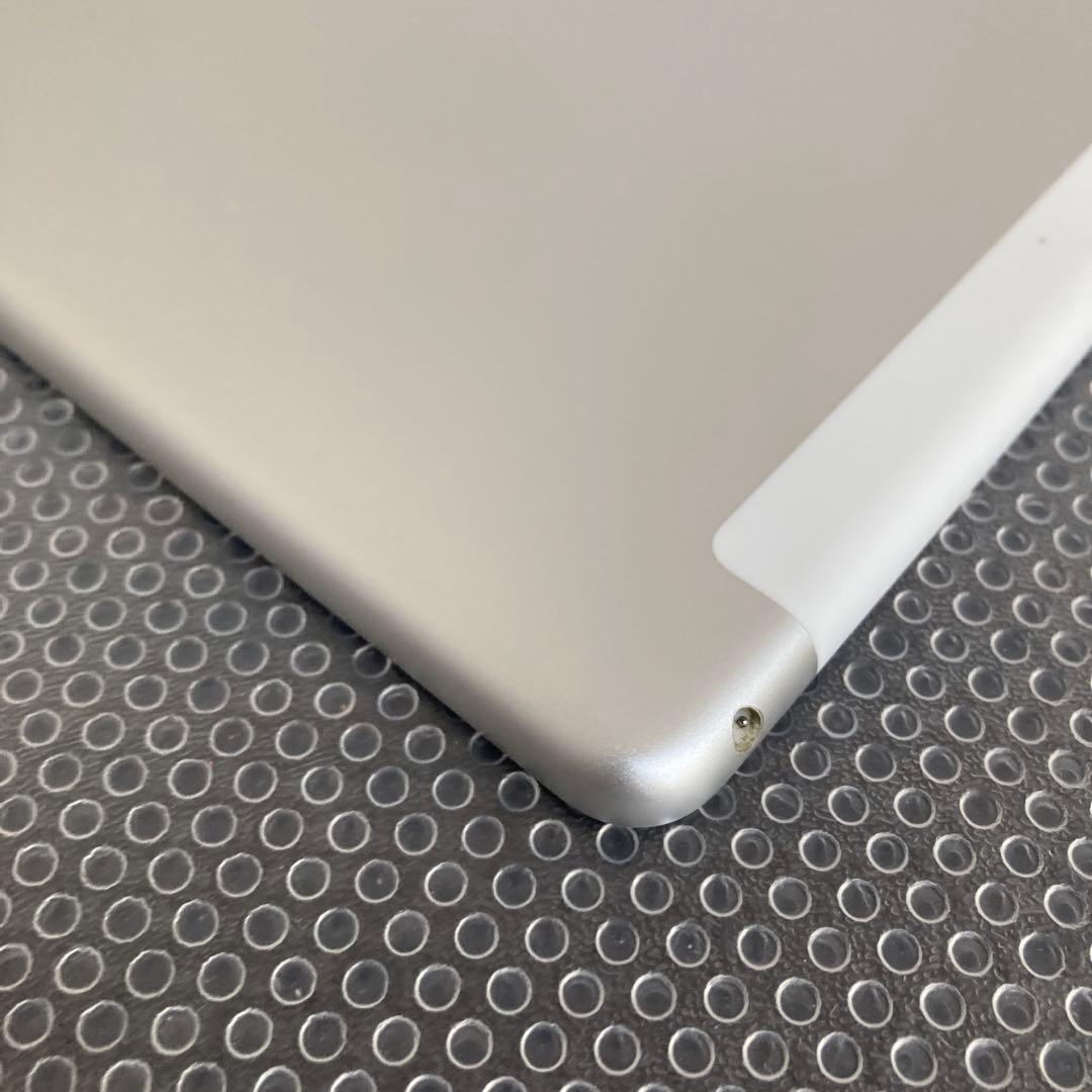 3785【早い者勝ち】iPad8 第8世代 32GB SIMフリー☆