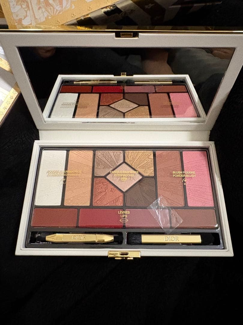 新品未使用DIOR クチュールマルチユースパレット　クリスマスコフレ　2025