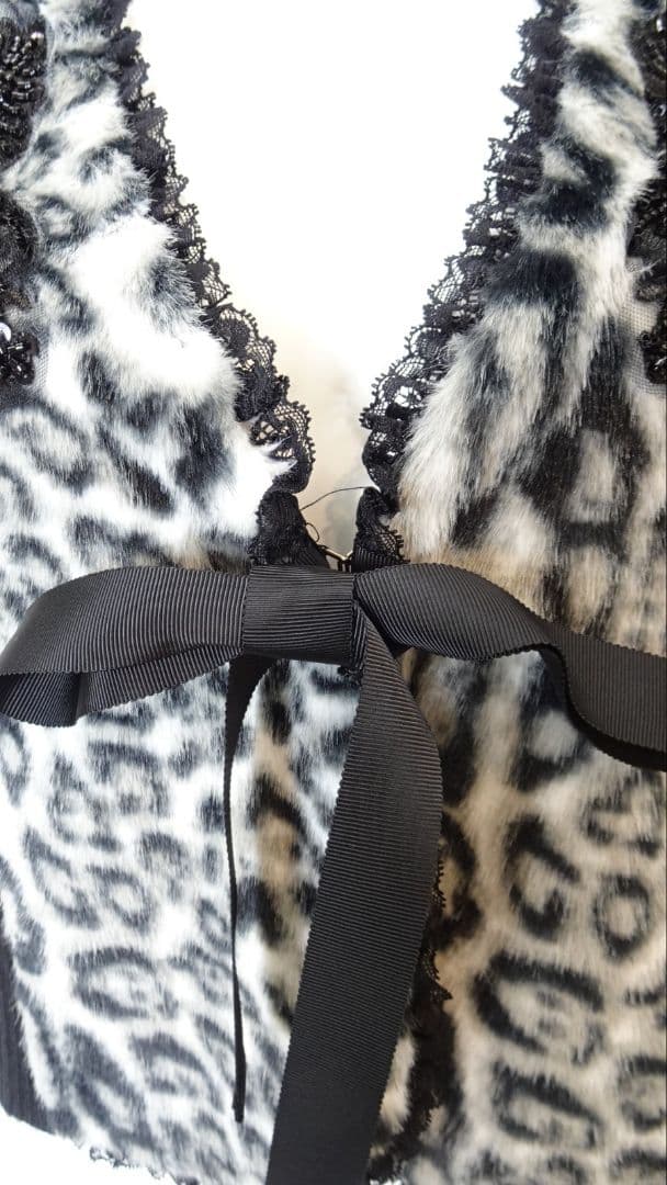 専用　新品　44サイズ アニマル柄ファーベスト　スーパービューティー