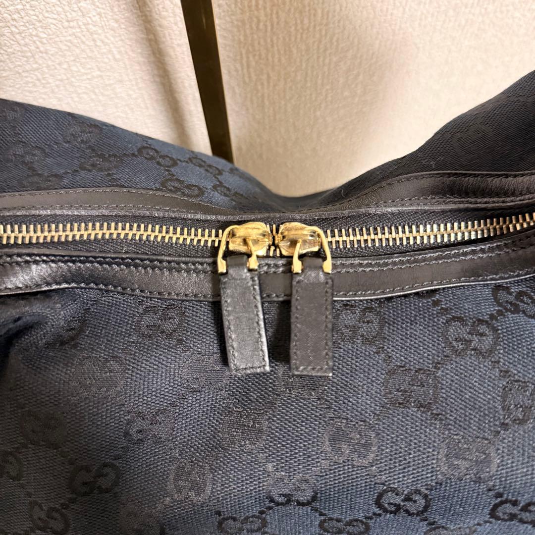 GUCCI グッチ　ホーボーショルダーバッグ
