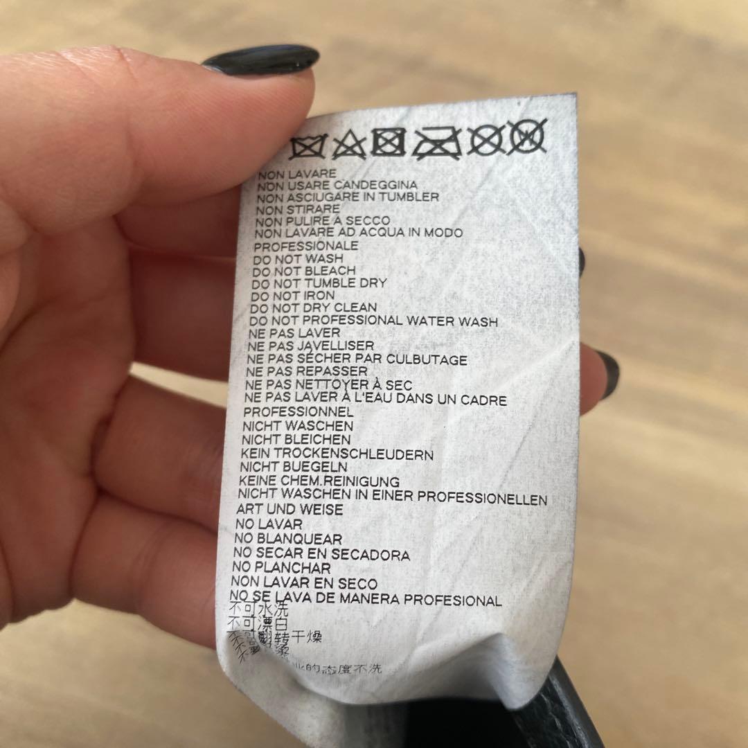 メゾンマルジェラ 三つ折り財布 4ステッチ レザー コンパクト ブラック