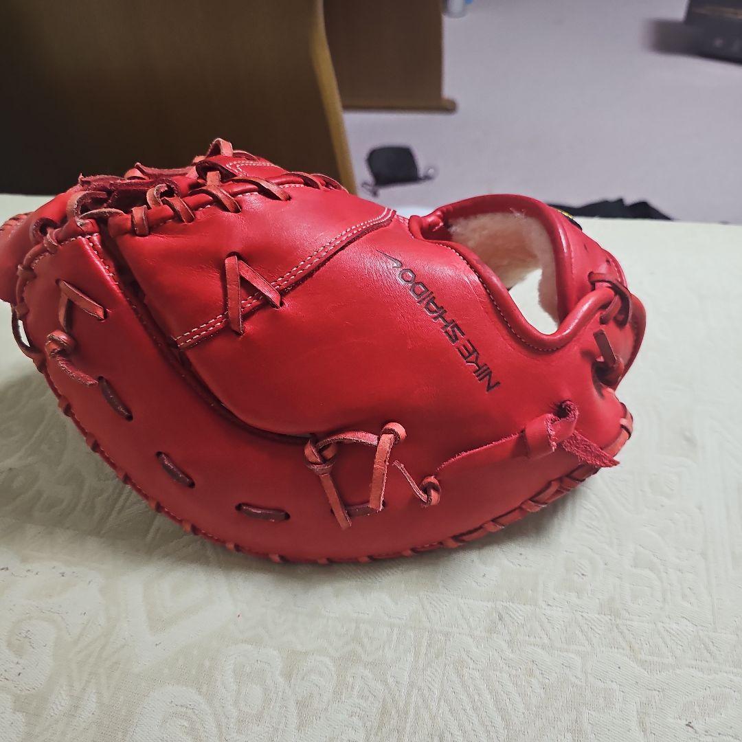 Nike 硬式グローブ レッド
