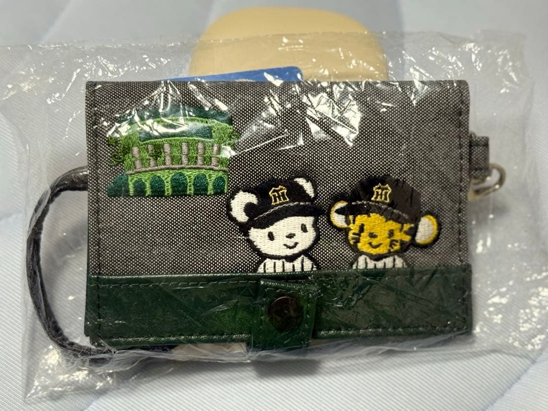 ファミリア阪神タイガースコラボ完売品　新品未使用