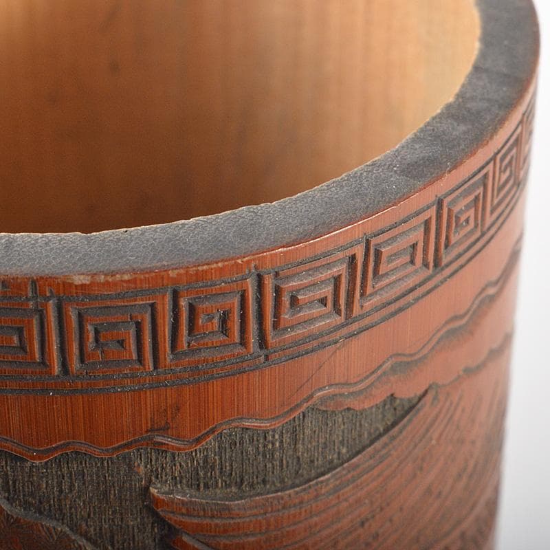 eee 中国　古竹彫刻　神獣桜閣山水文　筆筒　V　R7505