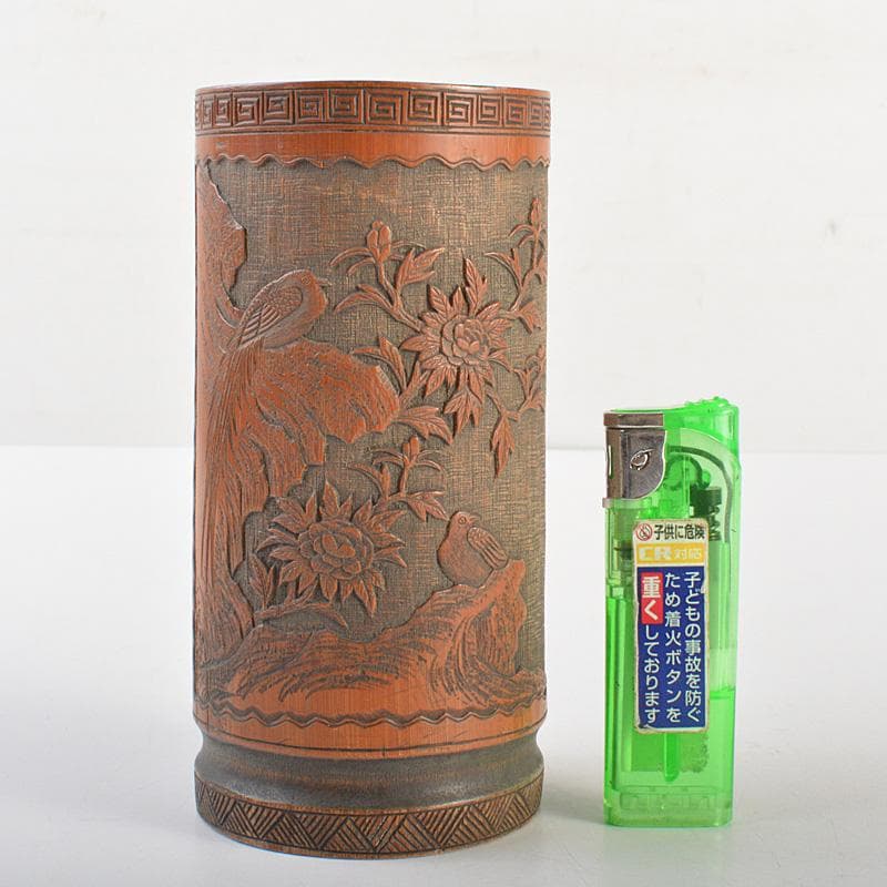 eee 中国　古竹彫刻　神獣桜閣山水文　筆筒　V　R7505