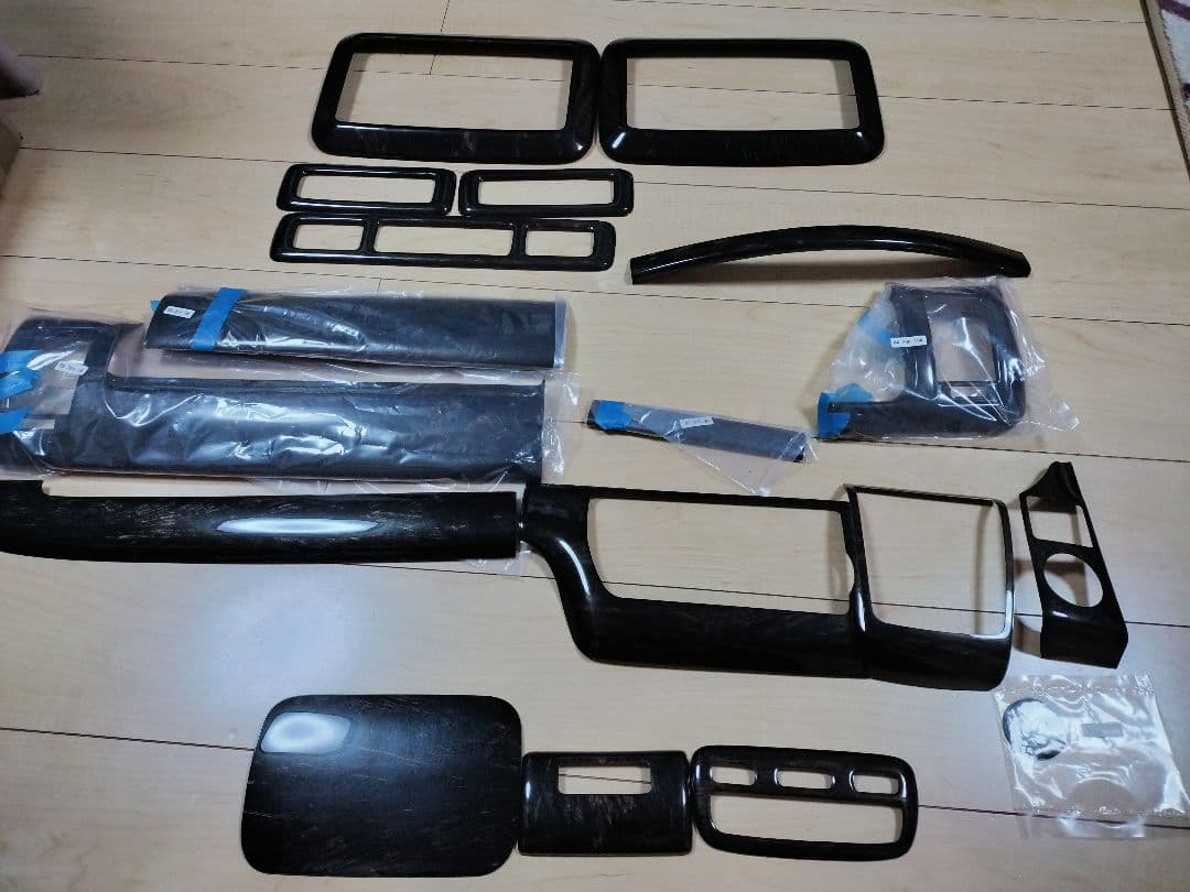 ハイエース200系　スーパーＧＬ ダークプライムII　黒木目パネル　13+5点