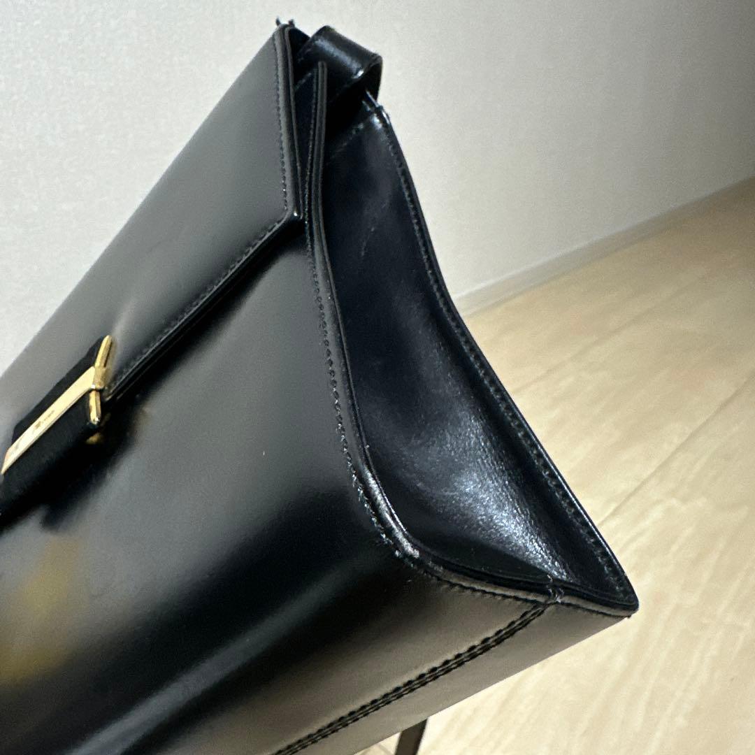 早い者勝ちSalvatore Ferragamo ブラック ショルダーバッグ