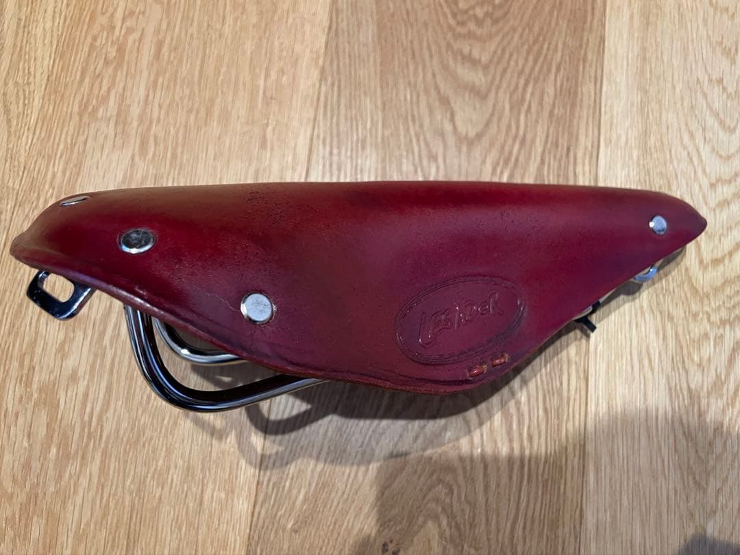 LESADOR バーガンディ レザーサドル