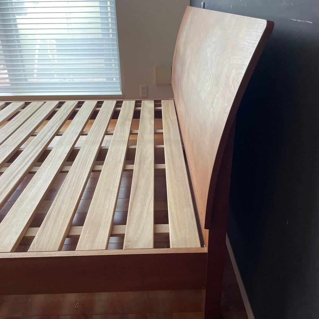 アクタス　木製クイーンサイズベッドフレーム