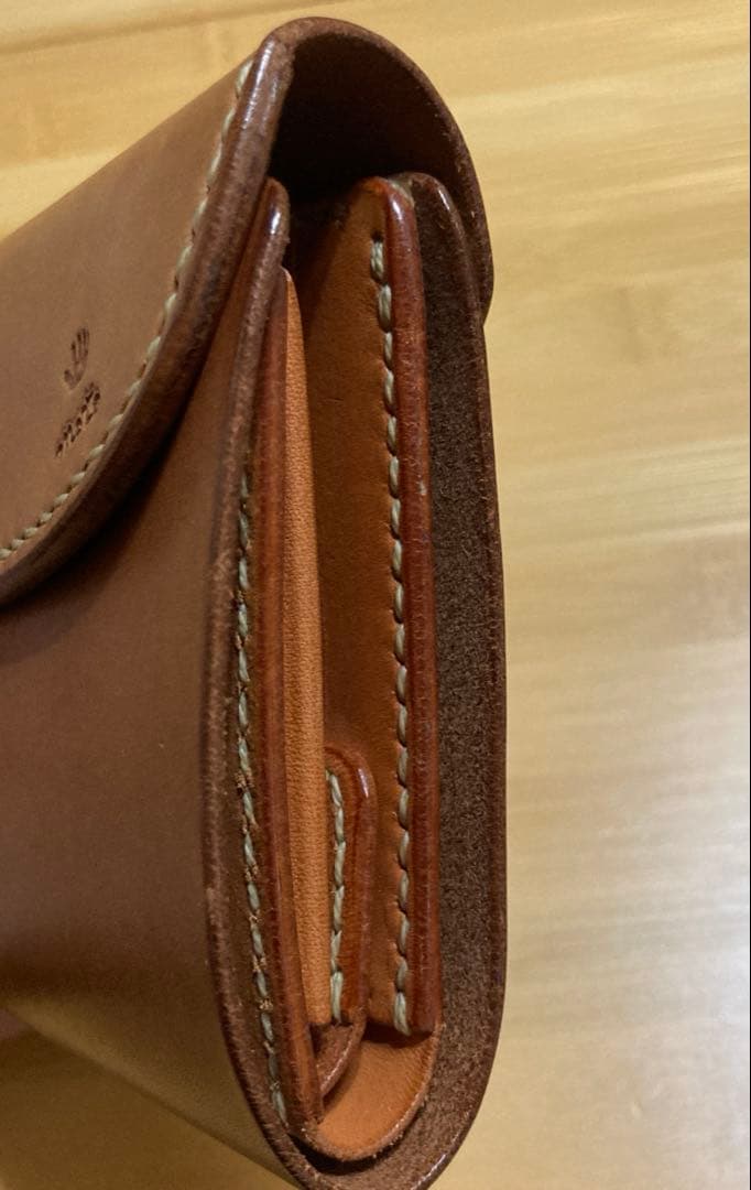 三つ折り財布　MOTO レザー