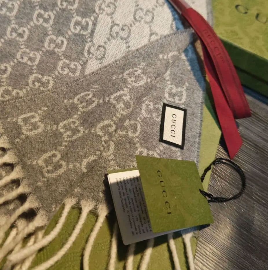 ❤新品箱袋付き❤GUCCI マフラーショール ストール❤カシミア❤赤