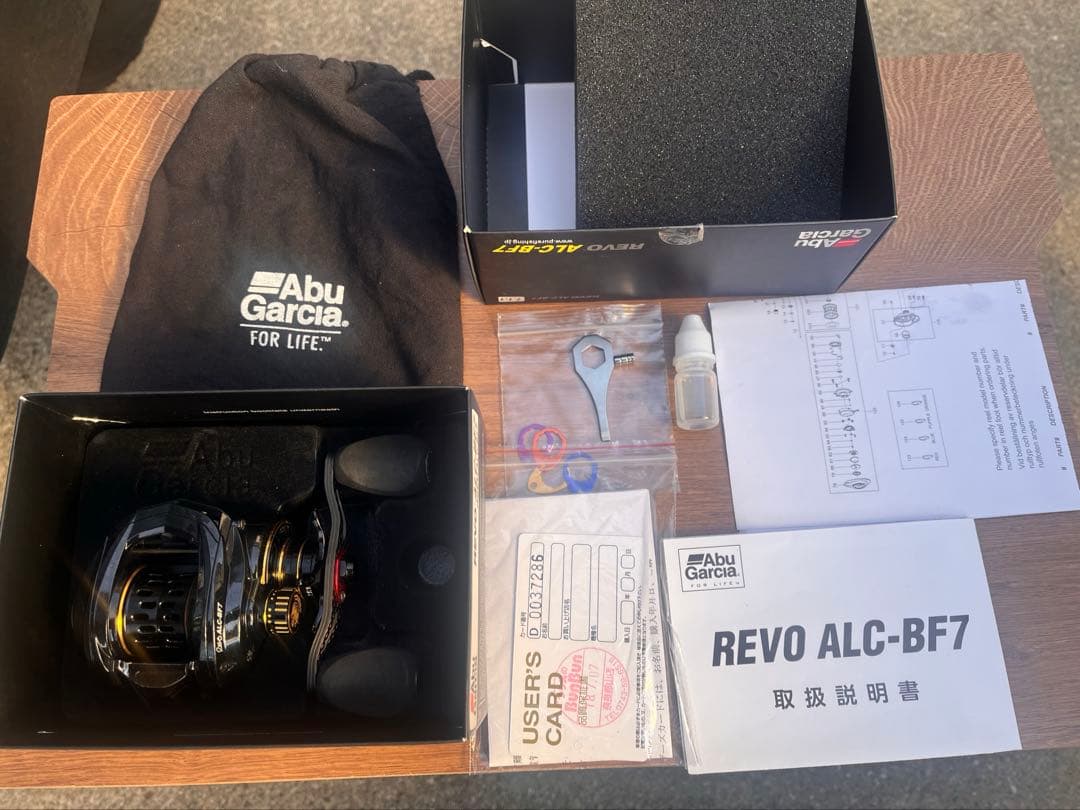 アブガルシア レボ ALC-BF7 右ハンドル (付属品あり)