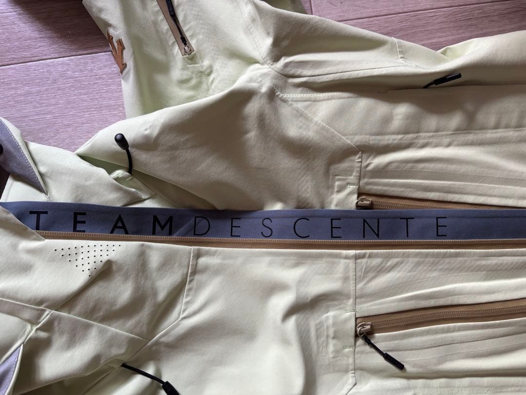 デサントチームウェア　Sサイズ（大きめ）