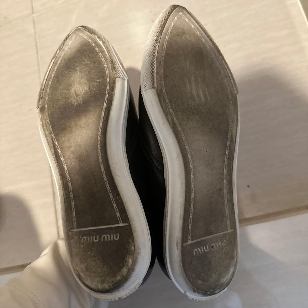 miu miu ブラック スリッポン メタリックトゥ