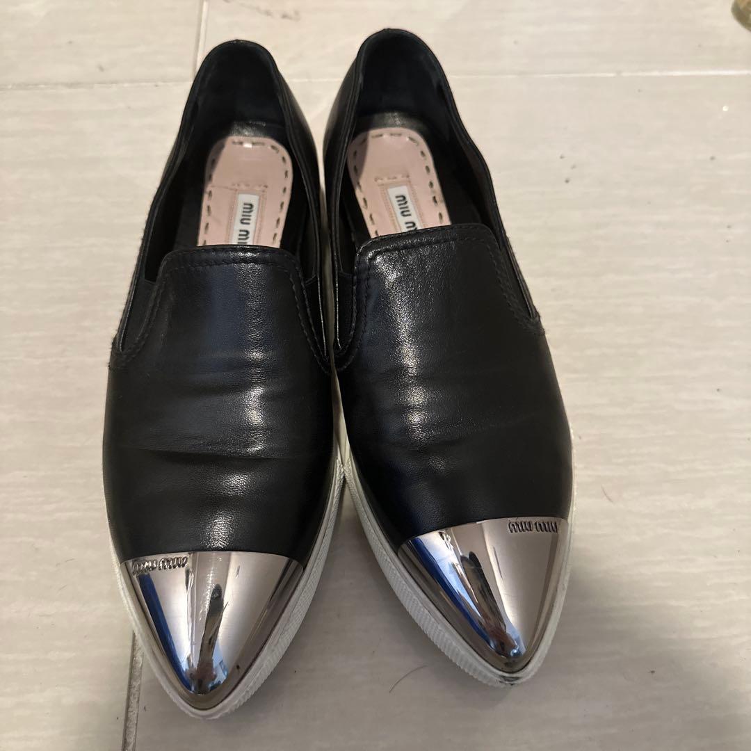 miu miu ブラック スリッポン メタリックトゥ