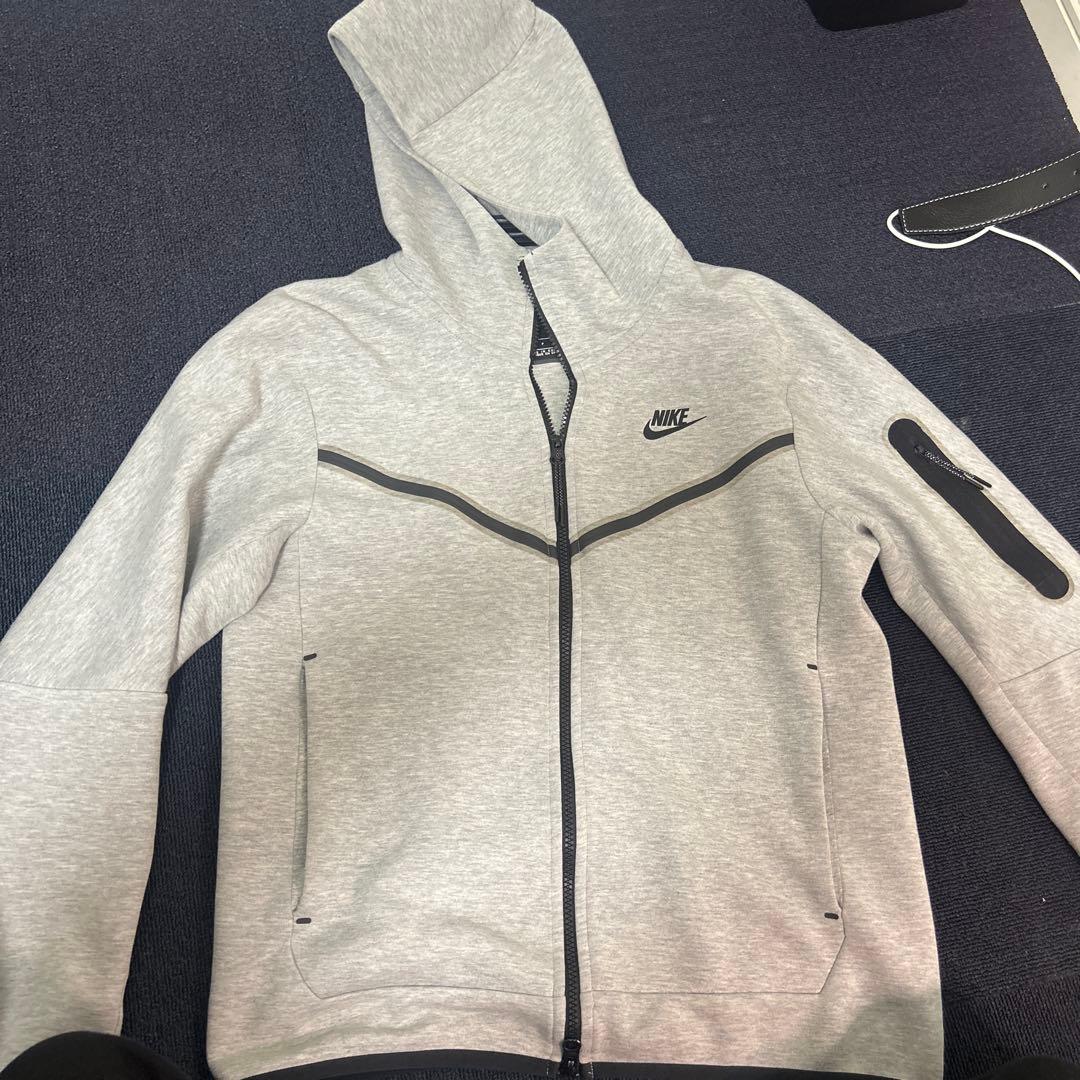 NIKE テックフリースS