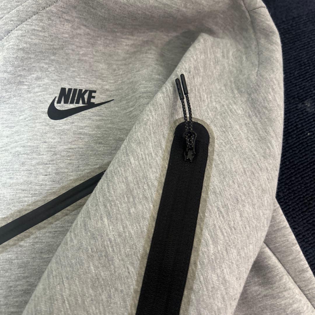 NIKE テックフリースS