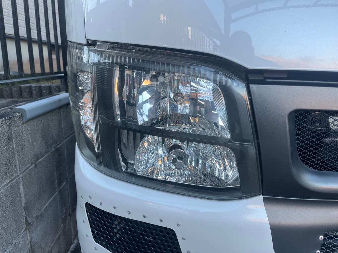 ハイエース3型純正HIDヘッドライト