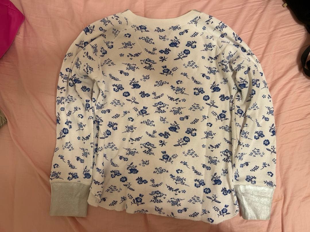 長濱ねるさん着用YUKI FUJISAWA Floral Tops/BLUE