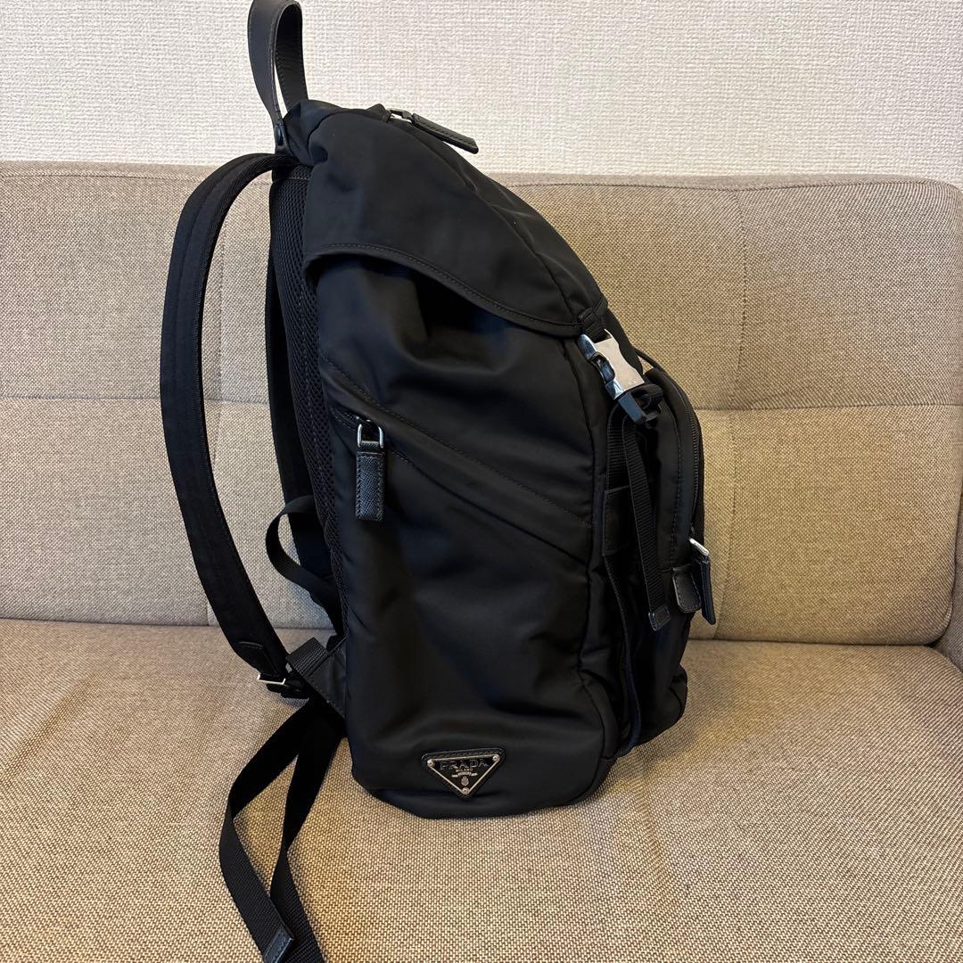 プラダ　あんしん鑑定済　パックパック　2VZ135 ブラック　サフィアーノレザー