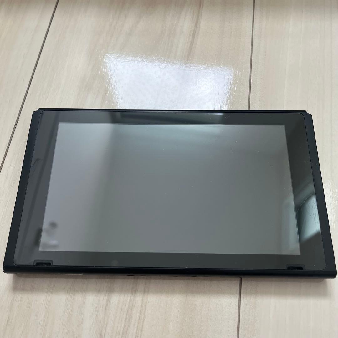 Nintendo Switch 本体　プロコン２個　イヤホン　ソフト&ケース