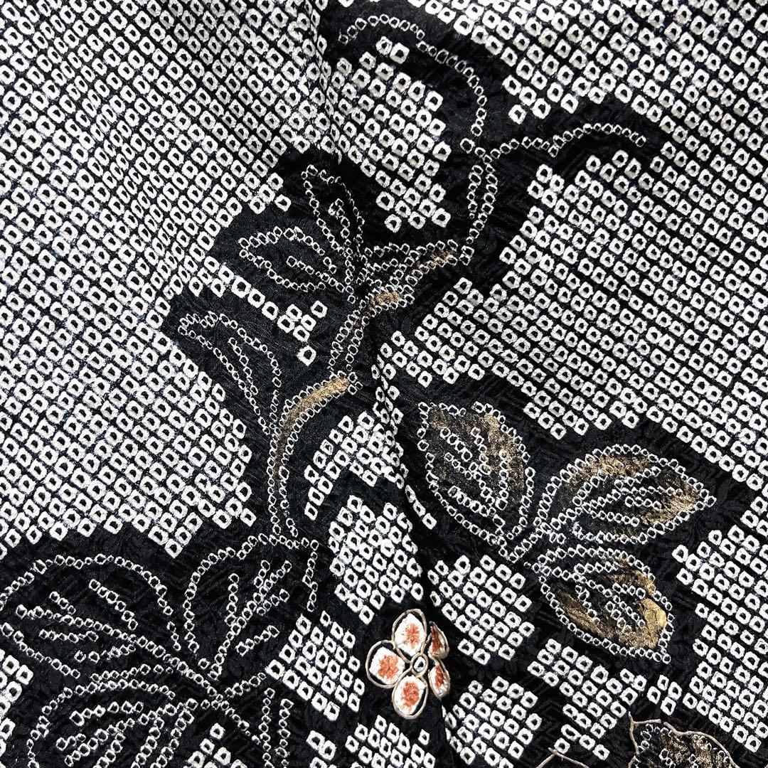 訪問着　総絞り　金彩　花模様　鹿の子　モノトーン　着物　035k