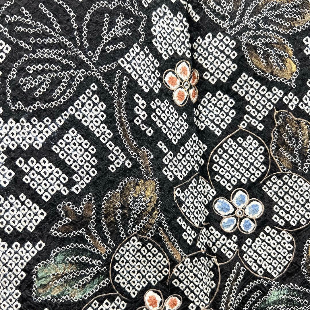 訪問着　総絞り　金彩　花模様　鹿の子　モノトーン　着物　035k