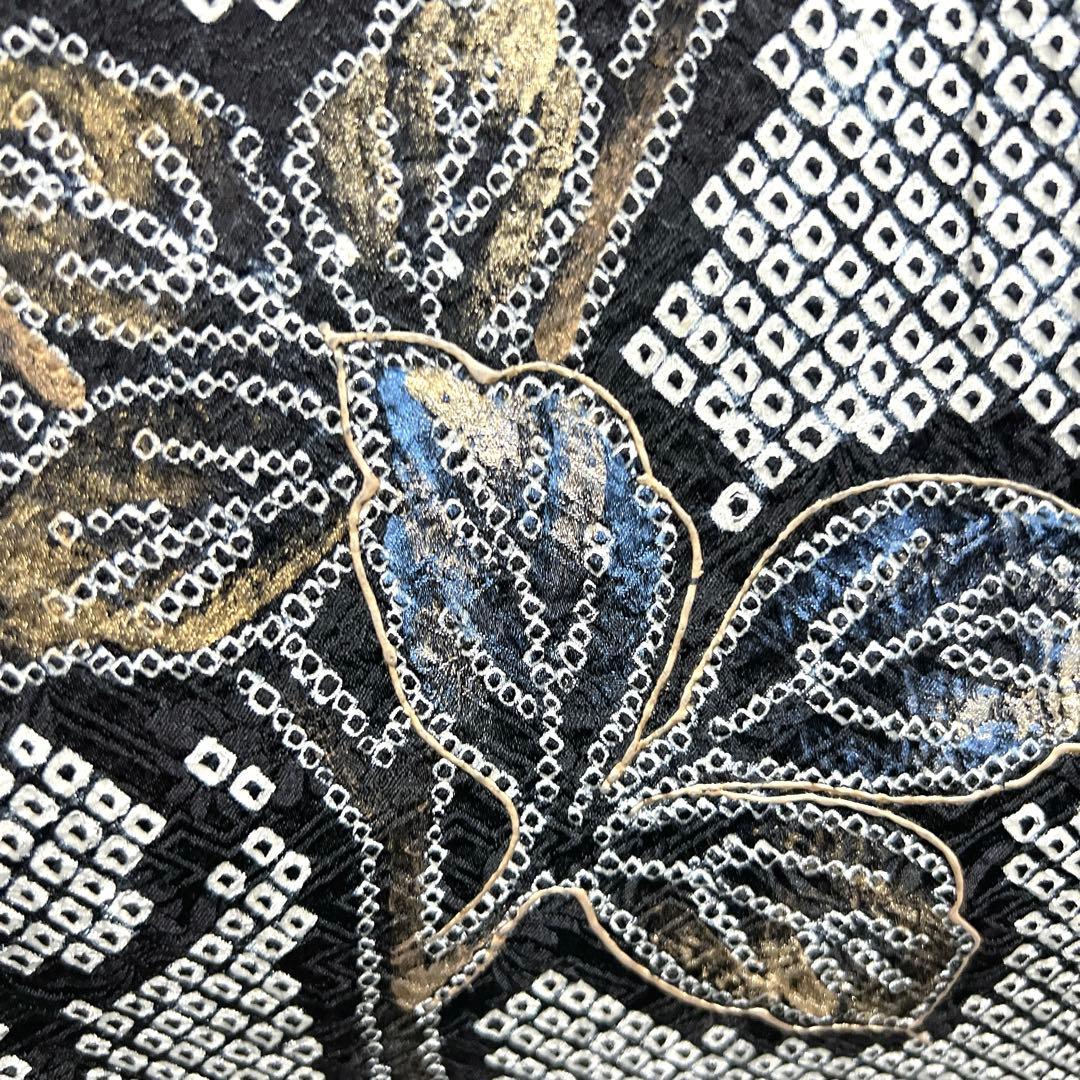 訪問着　総絞り　金彩　花模様　鹿の子　モノトーン　着物　035k