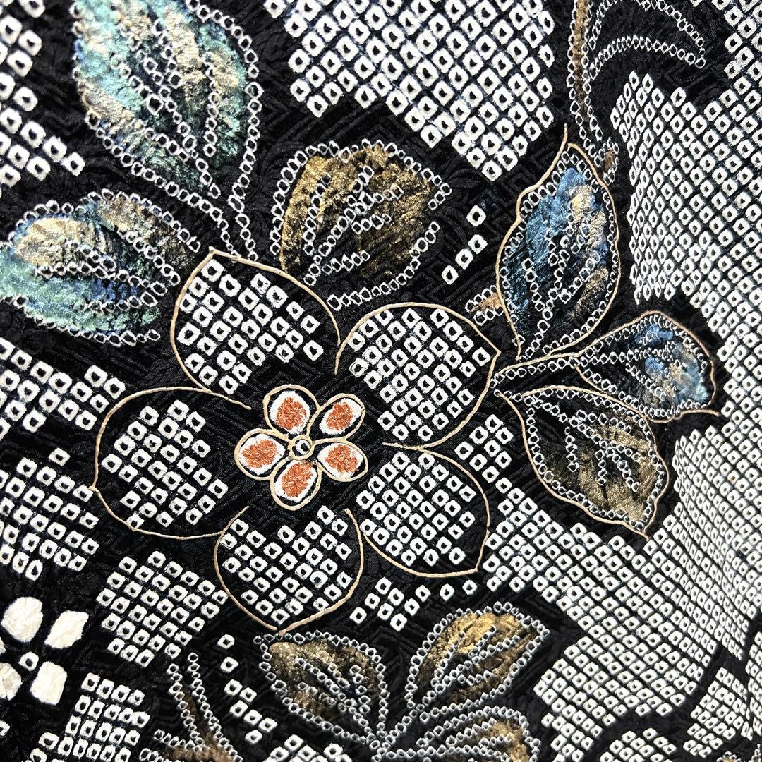 訪問着　総絞り　金彩　花模様　鹿の子　モノトーン　着物　035k