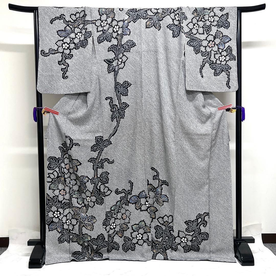 訪問着　総絞り　金彩　花模様　鹿の子　モノトーン　着物　035k