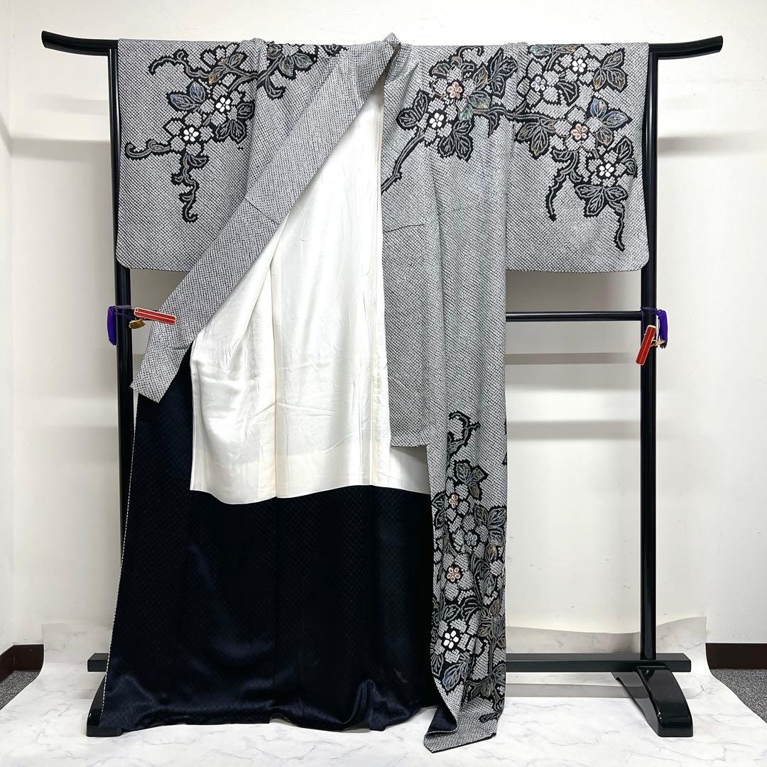 訪問着　総絞り　金彩　花模様　鹿の子　モノトーン　着物　035k