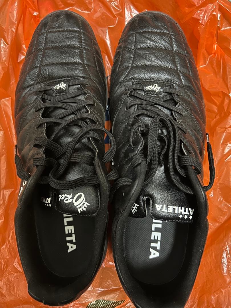 ATHLETA トレーニングシューズ ブラック