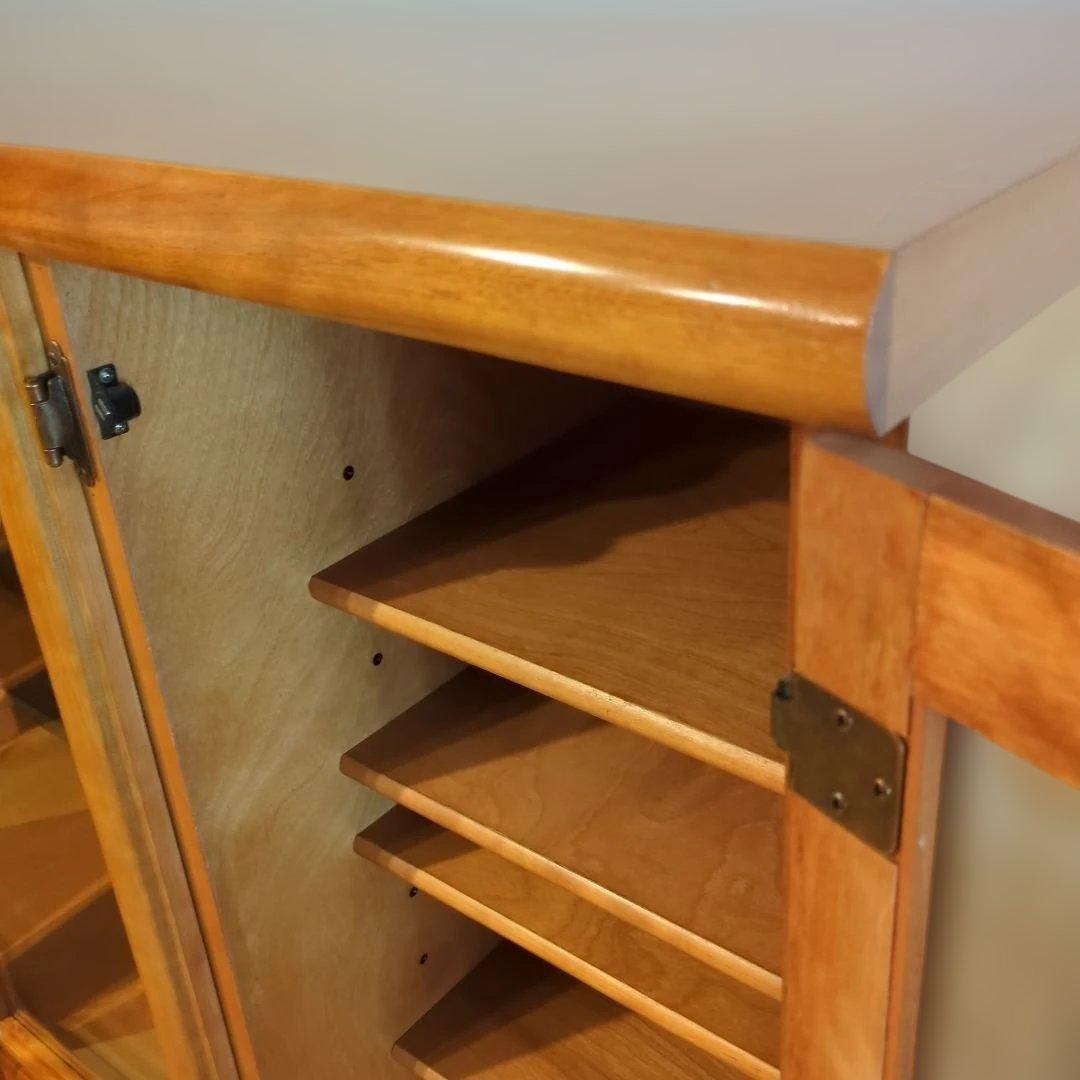 木製ガラス扉キャビネット