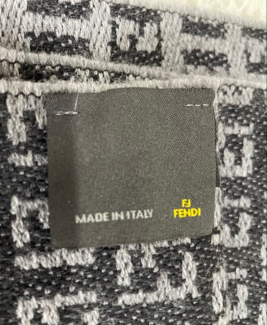 FENDI フェンディ ロゴマフラー ズッカ柄