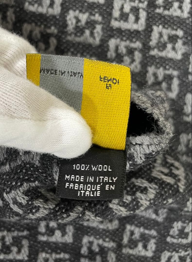 FENDI フェンディ ロゴマフラー ズッカ柄