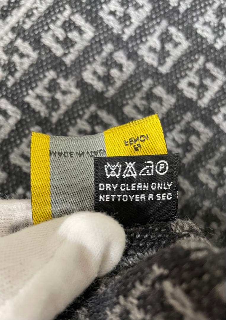 FENDI フェンディ ロゴマフラー ズッカ柄
