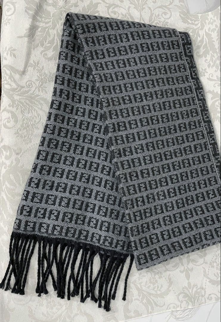 FENDI フェンディ ロゴマフラー ズッカ柄