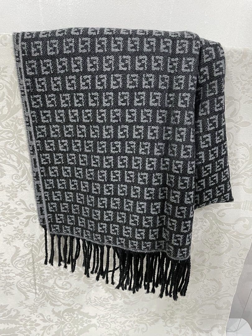 FENDI フェンディ ロゴマフラー ズッカ柄