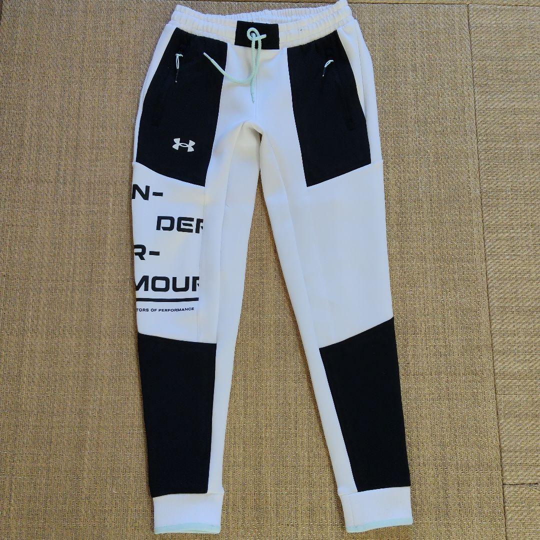 Under Armour ハイブリッドニットジャージセットアップ　ホワイト