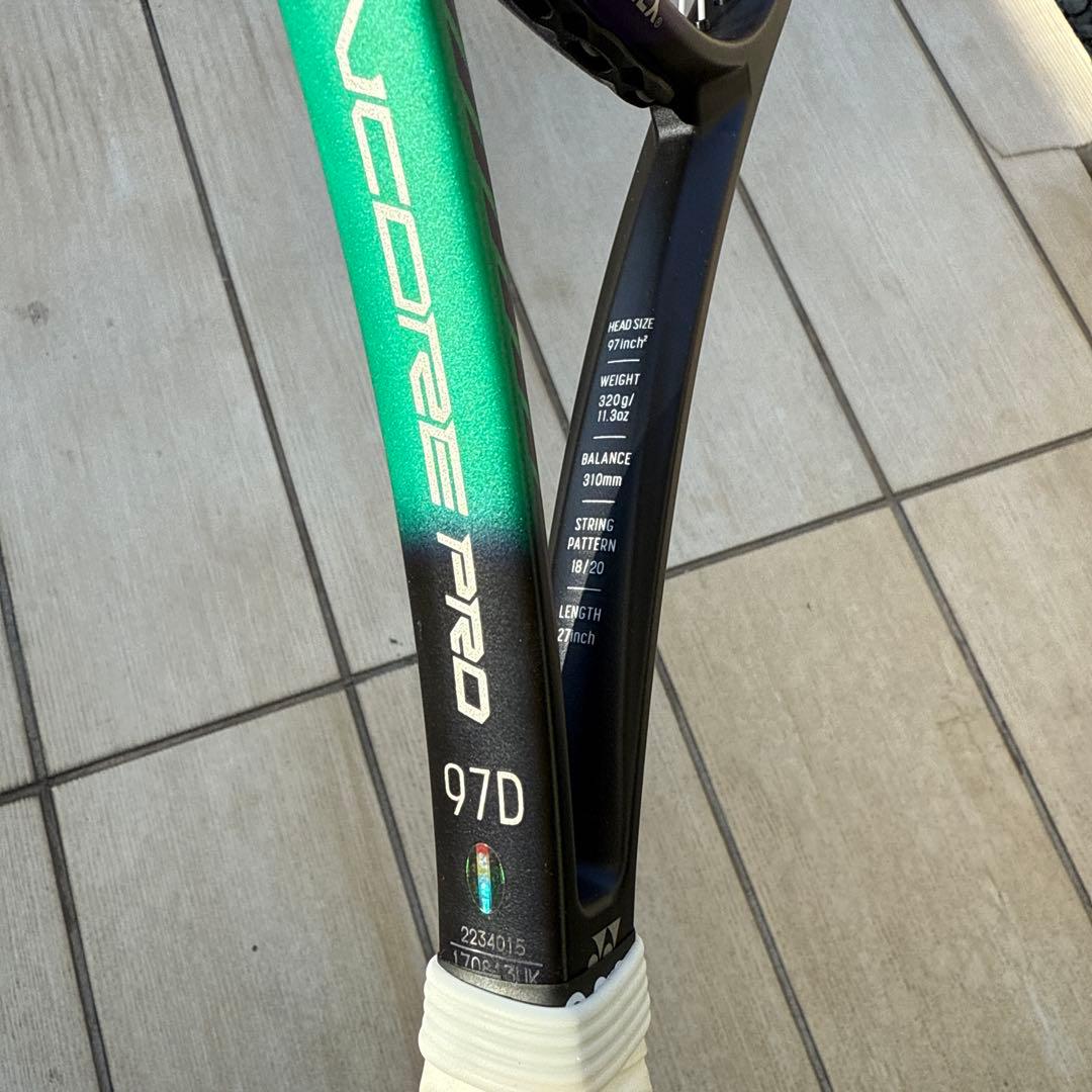 ② ヨネックス ブイコア プロ 97d 18×20 G2 テニスラケット