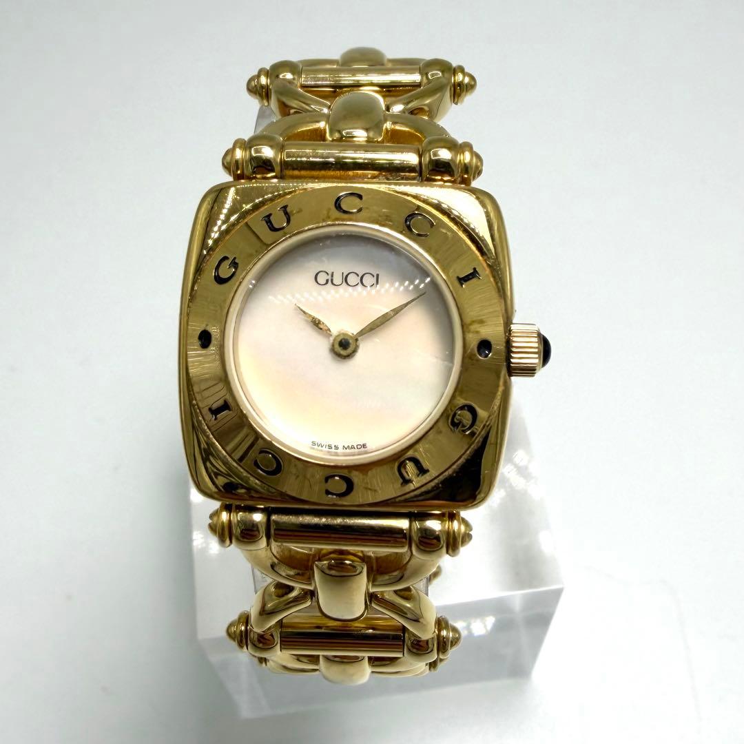 【美品】GUCCI 腕時計 シェル文字盤 6400L バングルウォッチ 金