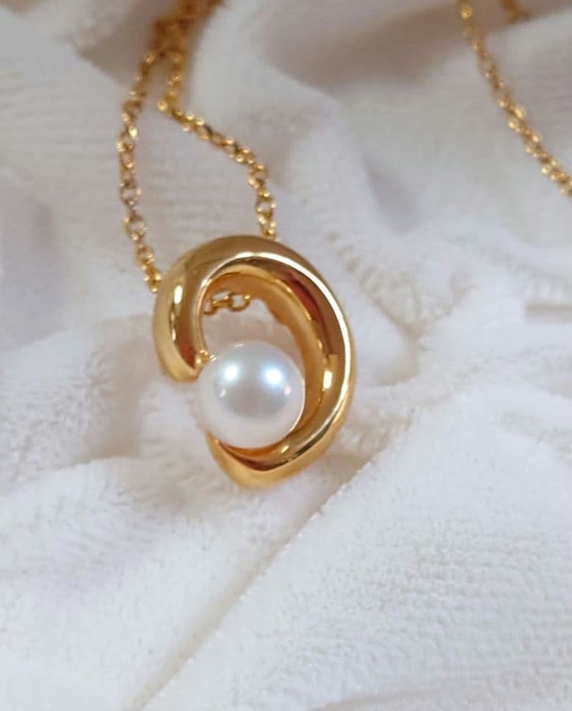 TASAKI　真珠一粒ネックレス ゴールドカラー