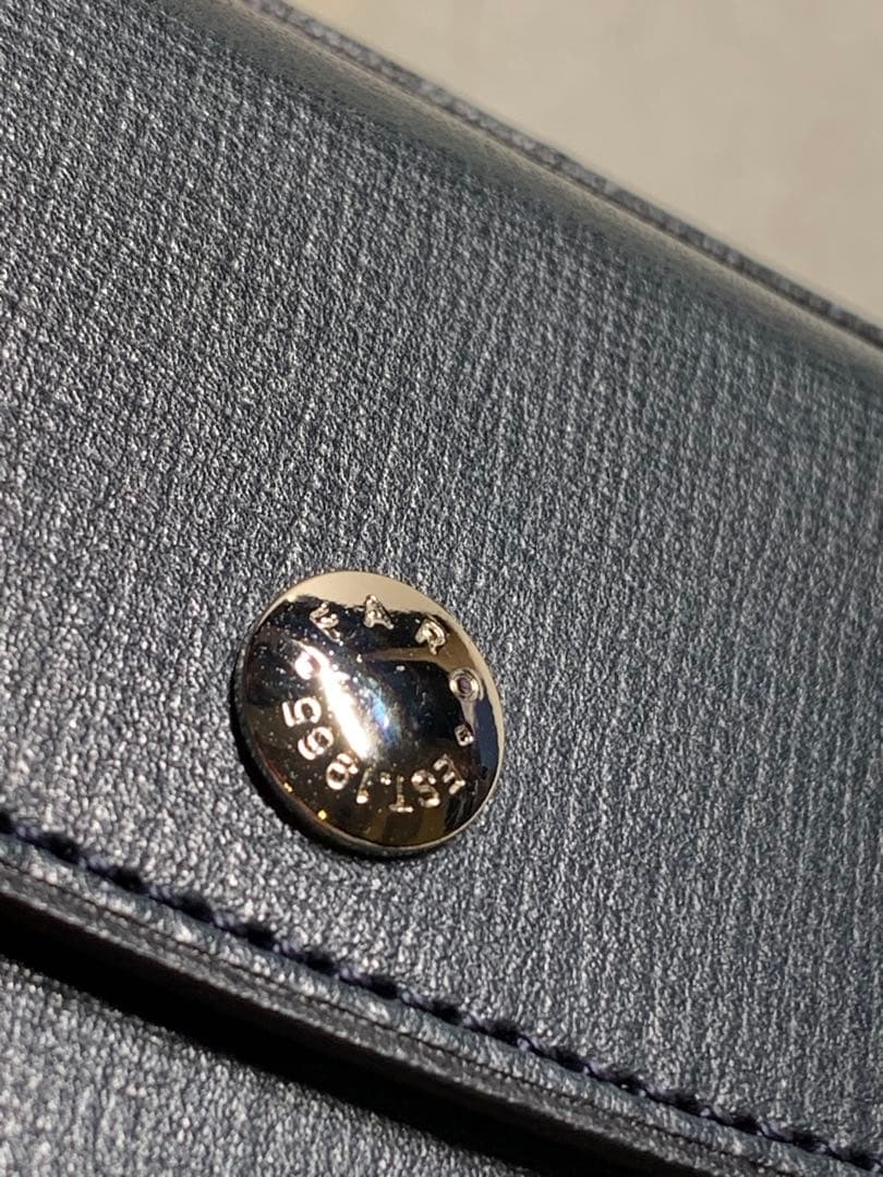 【新品未使用】FARO 二つ折り財布　ダークネイビー