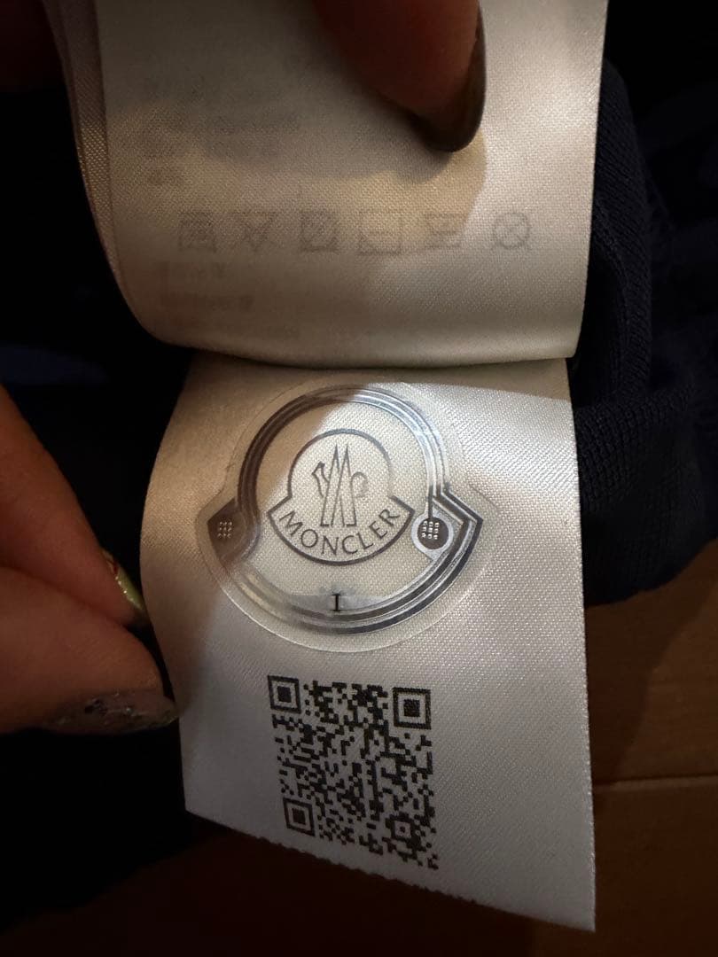 【新品未使用タグ付き】モンクレール　ポロシャツ